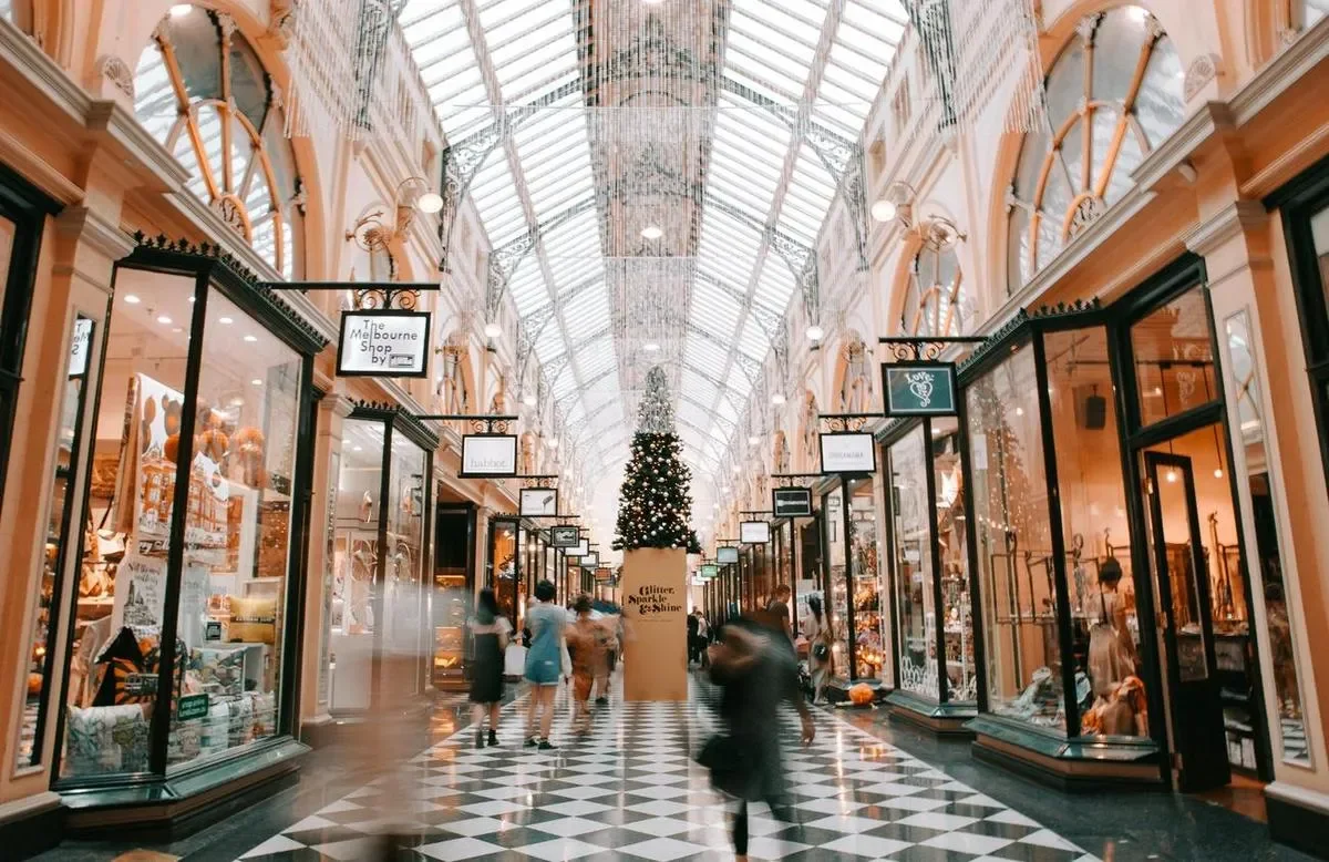 Advertising & Retail Display industry
